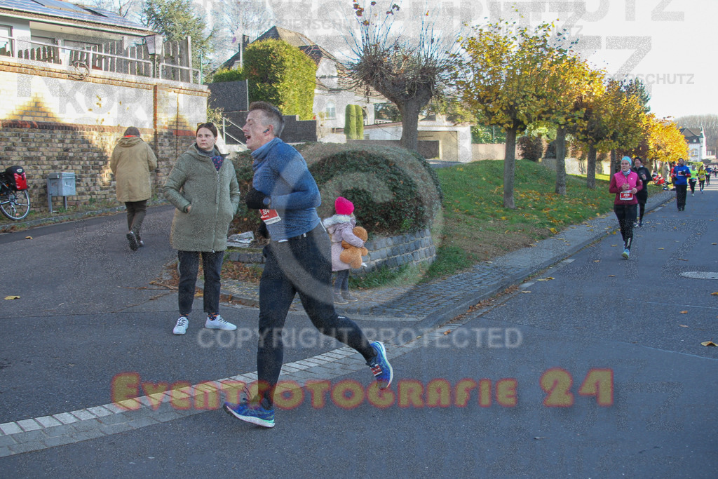 241201_1231_EV4_2844 | Sportfotografie im Rhein-Sieg Kreis, Köln, Bonn, NRW, Rheinland Pfalz, Hessen, etc. Unser Tätigkeitsfeld umfasst den Laufsport vom Volkslauf über den Marathon, Duathlon, Triathon bis zum Ultralauf wie Kölnpfad Ultra oder Schindertrail.