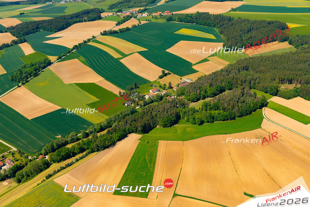 Das Luftbild zeigt : Freundsbach Mauern - Die Luftaufnahme wurde 2024 vom UL-Flugzeug aus erstellt ( keine Drohne ) - Hochauflösende Luftaufnahme - Für grossformatige Ausdrucke geeignet. Die Geschenkidee !Mit Lizenz und Bildrechte bestellbar