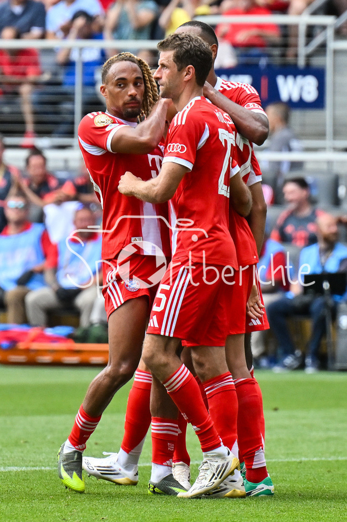 FC Bayern München - TQL Stadium | Jubel der Bayern nach dem Treffer zum 8-0 durch. Jamal MUSIALA (FC Bayern Muenchen 42) / Tor / Torschuetze / Freude / Happy / FIFA Club World Cup: FC Bayern Muenchen - Auchkland City FC, TQL Stadium am 15.06.2025 / BLD / ZDF / NOT FOR SALE IN USA