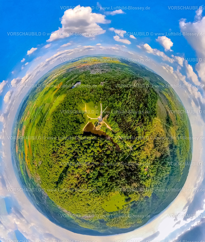 Detmold240590466Externsteine | Luftbild, Externsteine und Oberer See mit Fluss Wiembecke, historische Sehenswürdigkeit im NSG Naturschutzgebiet, markante Felsformation umgeben vom Teutoburger Wald, Erdkugel, Fisheye Aufnahme, Fischaugen Aufnahme, 360 Grad Aufnahme, tiny world, little planet, fisheye Bild, Holzhausen-Externsteine, Horn-Bad Meinberg, Ostwestfalen, Nordrhein-Westfalen, Deutschland