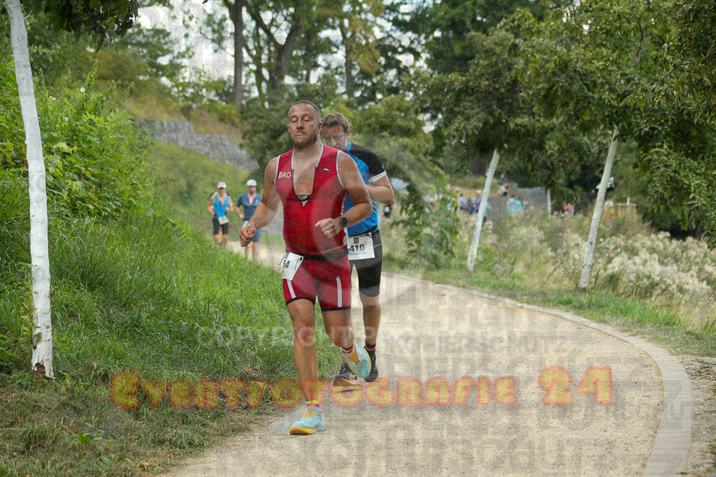 250824_1358_EX1_4445 | Sportfotografie im Rhein-Sieg Kreis, Köln, Bonn, NRW, Rheinland Pfalz, Hessen, etc. Unser Tätigkeitsfeld umfasst den Laufsport vom Volkslauf über den Marathon, Duathlon, Triathon bis zum Ultralauf wie Kölnpfad Ultra oder Schindertrail.