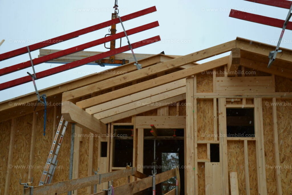 bib-lg09-holzbau-0162 | Nach LV-Leistungsgruppen sortierte Detailfotos über den Bau eines Hauses. Alle Hausbau-Bilder direkt vom Urheber und Autor der Website Haus-Selber-Bauen.com