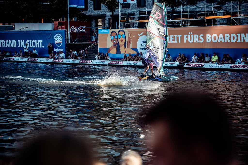 Kieler WOCHE Tow In Windsurf - @danielpankoke dpmedia (107 von 158) | dp-photography - Realisiert mit Pictrs.com