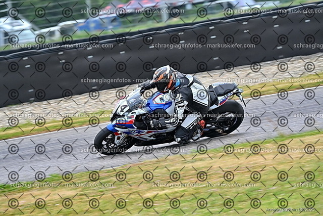 25bt02-0251 | markuskiefer.com - Realisiert mit Pictrs.com