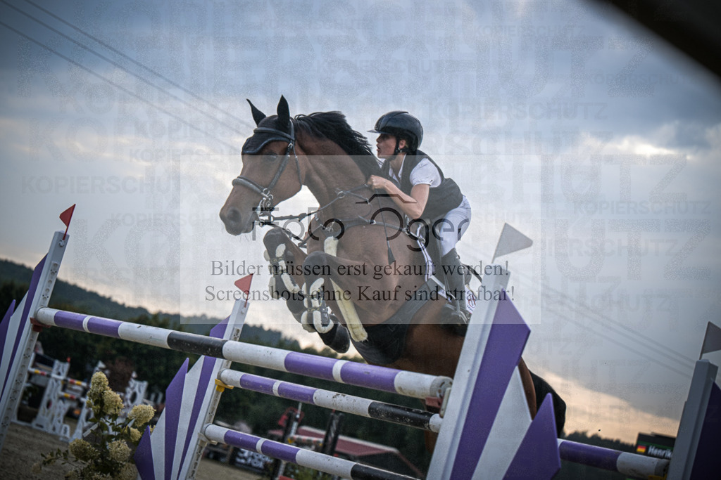 DOS_2989 | Entdecke hochwertige Reitturnierfotos von Foto Oger. Professionell, emotional und authentisch – jetzt Lieblingsmomente im Shop bestellen.Deutschlandweite Turnierfotografie. - Realisiert mit Pictrs.com