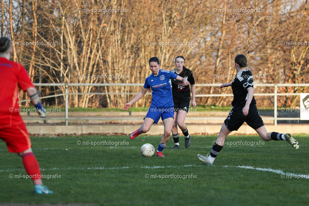 Fußball I Frauen I Saison 2025/2026 I Oberliga Schleswig-Holstein I 14. Spieltag I Merkur Hademarschen - SSC Hagen Ahrensburg | ml-sportfotografie - Realisiert mit Pictrs.com