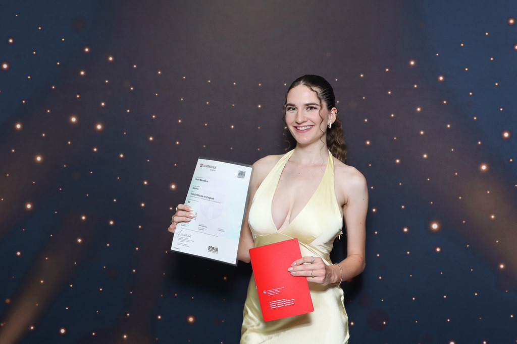 ZD260628112736-73 | Fotoshop von zweidimensional Fotografie. Ihr Fotograf im Aargau. Abzüge von Ihrem Fotobox Event bestellen.Abzüge von Ihrem Hochzeit bestellen.Abzüge von Ihrem Schulfotograf bestellen.