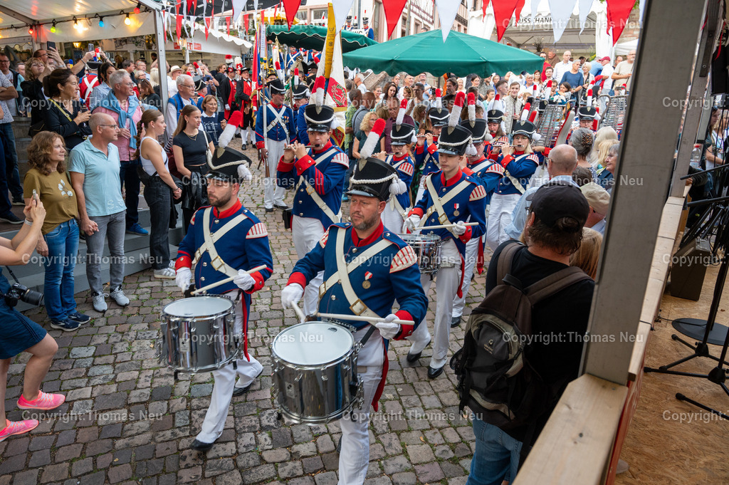24_Winzerfest-Bensheim | bbe, Bensheim, Winzerfest 2025,  Eröffnung mit Krönung neuer Gebietsweinkönigin, Ausmarsch der Bürgerwehr, , Bild: Thomas Neu