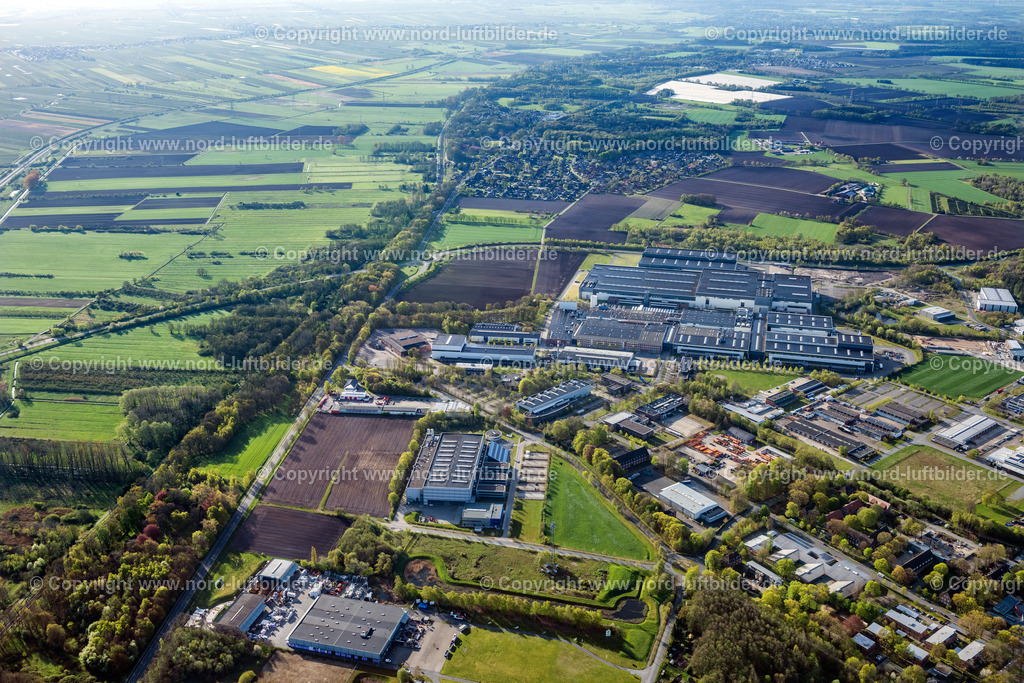 Stade_Süd_Airbus_Cfk_Nord_ELS_4627010523 | STADE 01.05.2023 Firmengelände der CFK Nord mit Hallen, Firmengebäuden und Produktionsstätten im Ortsteil Ottenbeck in Stade im Bundesland Niedersachsen, Deutschland. // Company grounds and facilities of CFK Nord in the district Ottenbeck in Stade in the state Lower Saxony, Germany. Foto: Martin Elsen