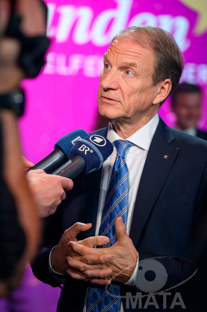 _DWI6481 | Thomas Jansing bei '30 Jahre Sternstunden-Gala 2023' in der Frankenhalle. Nürnberg, 15.12.2023 - Realisiert mit Pictrs.com