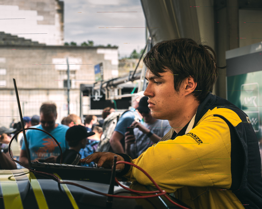 TXO05458 | Exklusive Motorsport-Fotografie aus Leipzig von TXO Media – für Rennfahrer, Teams & Sponsoren. Sausemuth liefert starke Bilder, die Emotion zeigen. Jetzt buchen & glänzen! - Realisiert mit Pictrs.com