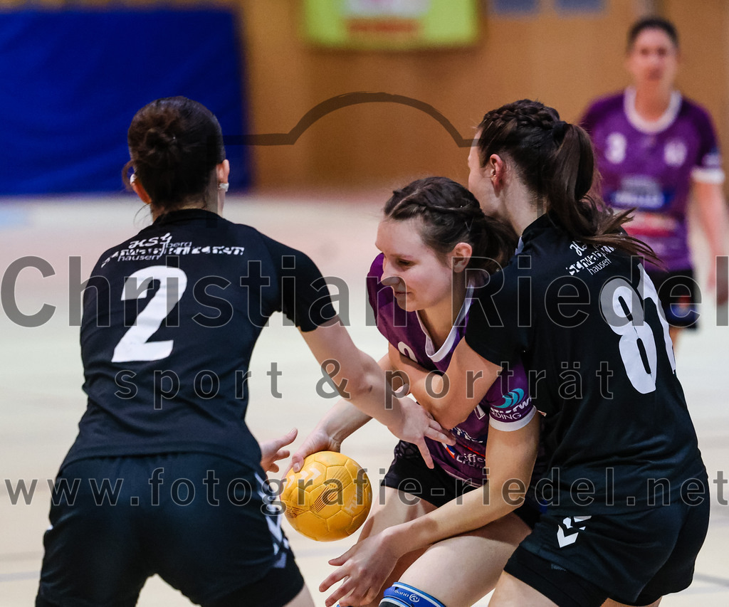 2024-01-27_008_SpVgg_Altenerding_gegen_HSG_Schwab-kirchen | Erding, Deutschland, 27.01.2024:
Handball, Bezirksoberliga Frauen Altbayern 2023 / 2024, 12. Spieltag, SpVgg Altenerding gegen HSG Schwab/kirchen, Endergebnis: 39:28

Johanna Tiepmer (HSG Schwab/kirchen, #2), Julia Kranich (SpVgg Altenerding, #9), Veronika Gasteiger (HSG Schwab/kirchen, #81)

Foto: Christian Riedel / fotografie-riedel.net