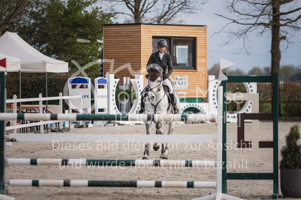 230426_HofSosath_Stil-M-605 | Deine schönsten Turniermomente als professionelle Fotos! Entdecke hochwertige Pferdesport-Fotografie im Online-Shop. Jetzt Fotos finden & bestellen!