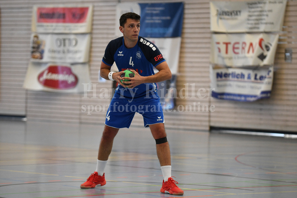 HC Deggendorf : TSV Taufkirchen/Vils | Valentin Lotos  (HC Deggendorf  #4) - Realisiert mit Pictrs.com