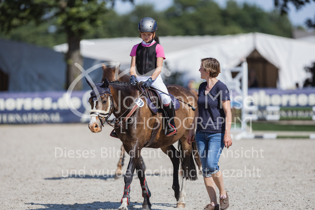 230610_Stil-WB1-204 | Deine schönsten Turniermomente als professionelle Fotos! Entdecke hochwertige Pferdesport-Fotografie im Online-Shop. Jetzt Fotos finden & bestellen!