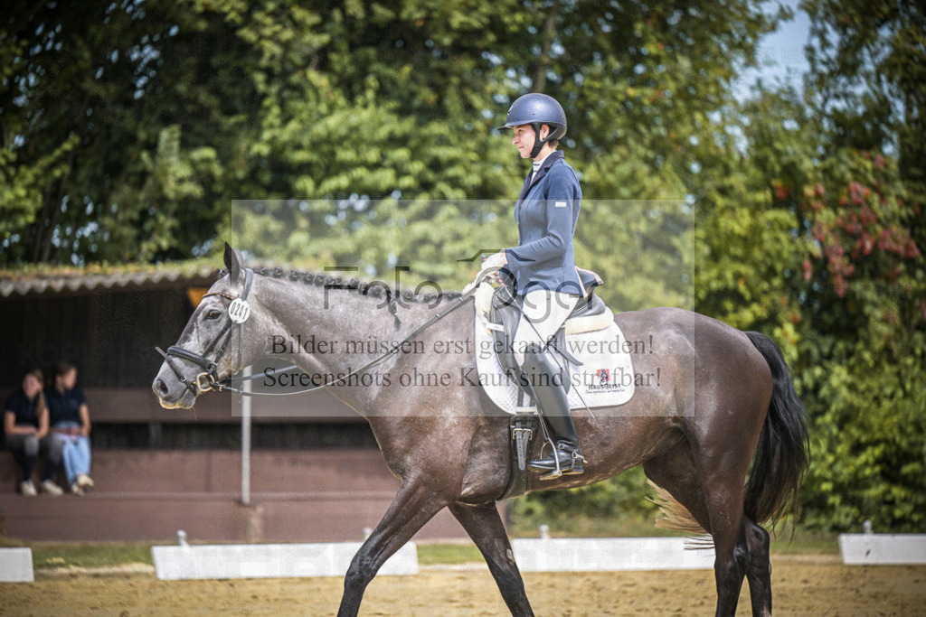 DOS_2323 | Entdecke hochwertige Reitturnierfotos von Foto Oger. Professionell, emotional und authentisch – jetzt Lieblingsmomente im Shop bestellen.Deutschlandweite Turnierfotografie. - Realisiert mit Pictrs.com