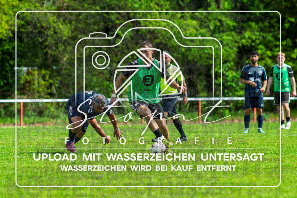 3. Kreisklasse Herren HK - Eintracht Leinetal IV vs. FG Fulde-Stellichte II | Armin Masic (#14 FG Fulde-Stellichte II); 3. Kreisklasse Herren HK - Eintracht Leinetal IV vs. FG Fulde-Stellichte II am 03.05.2026 in Am Sportplatz, Schwarmstedt - Realisiert mit Pictrs.com