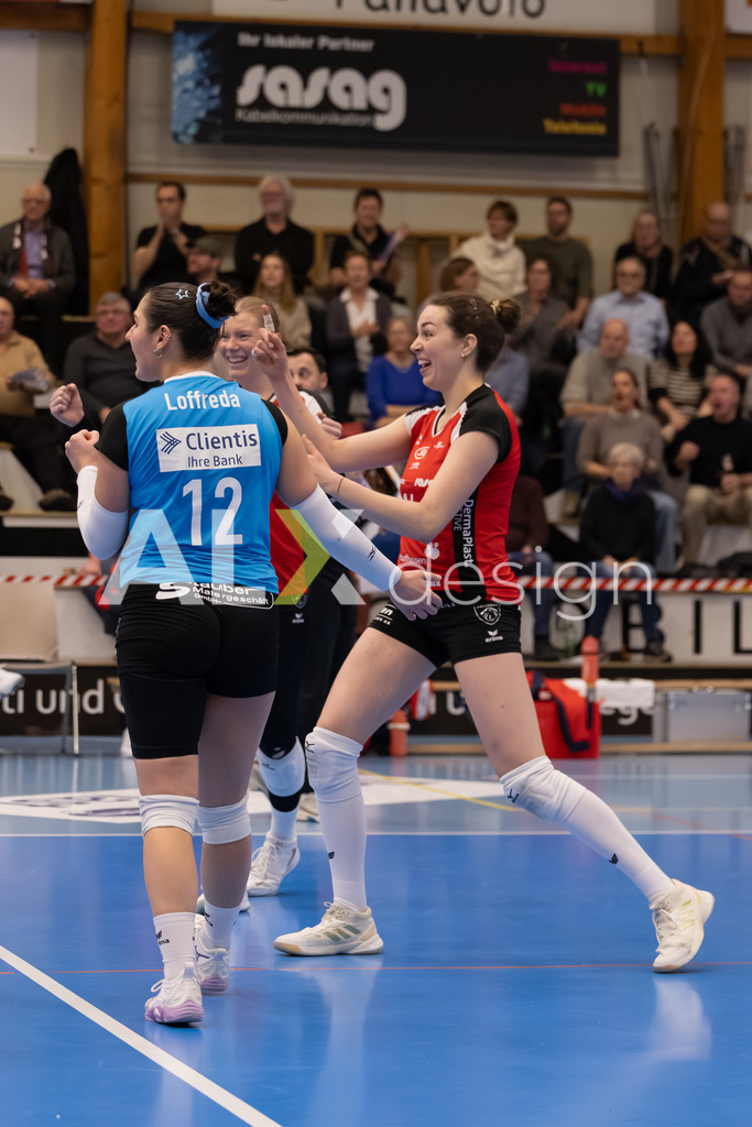 Volleyball I Frauen I Saison 2025-2026 I Volleyball NLA | Women I Round 16 I VC Kanti Schaffhausen - Viteos NUC I 31.01.2026 | 12 Isabella Loffreda (CH) (VC Kanti Schaffhausen) – Libera  //  14 Josipa Marković (HR) (VC Kanti Schaffhausen) – Aussen  //  9 Jordan Lockwood (USA) (VC Kanti Schaffhausen) – Diagonal - Realisiert mit Pictrs.com