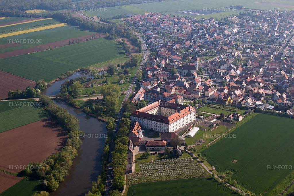 Luftbild: Gebäudekomplex des Klosters Maria Hilf am Unkenbach im Ortsteil Heidenfeld in Röthlein im Bundesland Bayern in Deutschland. Foto: IMG_57102.jpg vom 08.05.2013 durch Werner Riehm/FLY-FOTO.de