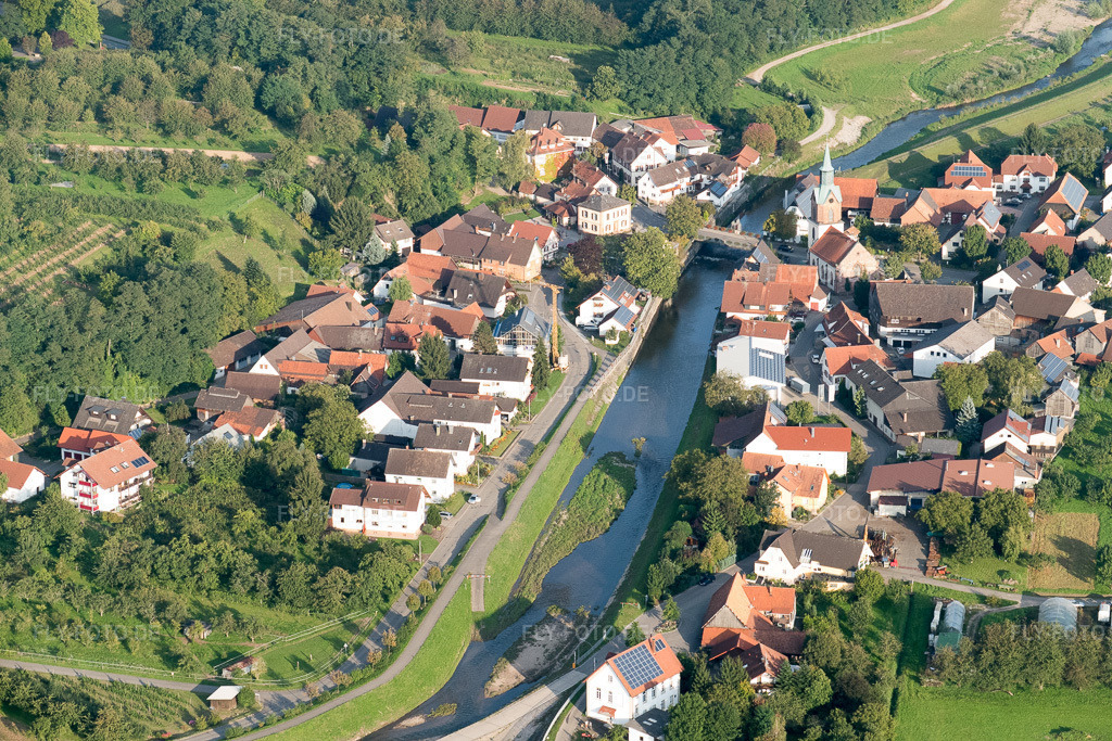 Luftbild: Rench-Flutkanal im Ortsteil Erlach in Renchen im Bundesland Baden-Württemberg in Deutschland. Foto: P1010106.jpg vom 15.09.2014 durch Werner Riehm/FLY-FOTO.de
