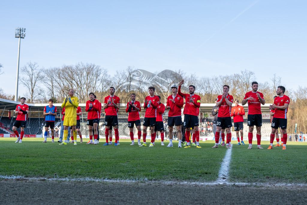 SG Sonnenhof Großaspach vs. KSV Hessen Kassel, Fussball, Regionalliga Südwest, 23. Spieltag, Saison 2025/2026, 07.03.2026 | SG jubelt mit den Fans,SG Sonnenhof Großaspach vs. KSV Hessen Kassel, Fussball, Regionalliga Südwest, 23. Spieltag, Saison 2025/2026, 07.03.2026Foto: photosbyphips/Philip Ziegler