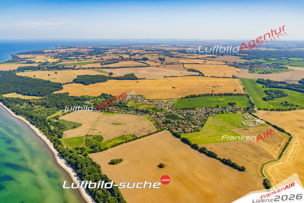 Groß Schwansee Küste Landschaft Kalkhorst Bild- Das Luftbild wurde 2025 vom UL-Flugzeug heraus erstellt ( keine Drohne bzw. Drohnenaufnahme ) - Hochauflösende Luftaufnahme -Nicht vergleichbar mit Google Maps oder Satelittenbilder- Die Geschenkidee !Mit Lizenz und Bildrechte bestellbar - CC