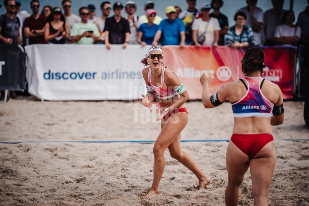 Beachvolleyball | Frauen | Deutsche Meisterschaften 2025 Timmendorfer Strand | 04.09.2025 | v.l. Sandra Ittlinger und Anna-Lena Grüne jubeln