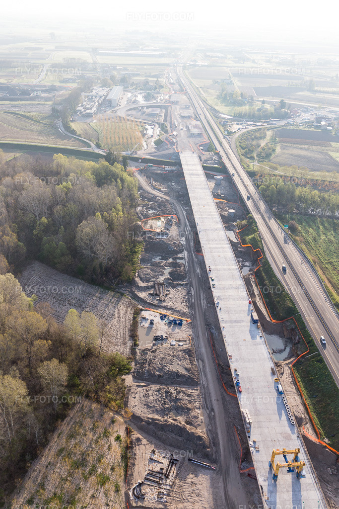 Aerial view: View of the town in Ronchis in the state Udine, Italy.Photo: IMG_105670.jpg taken on 04/08/2018 by Werner Riehm/FLY-FOTO.comResolution of the original: 3648 x 5472 px