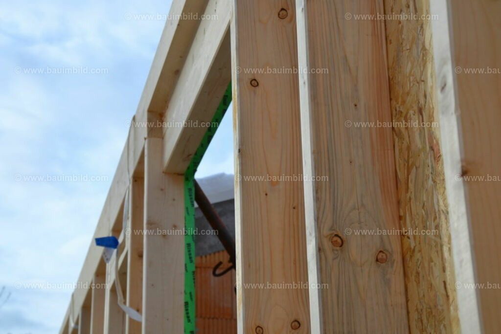 bib-lg09-holzbau-0112 | Nach LV-Leistungsgruppen sortierte Detailfotos über den Bau eines Hauses. Alle Hausbau-Bilder direkt vom Urheber und Autor der Website Haus-Selber-Bauen.com