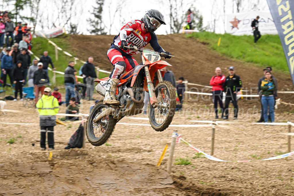 Motocross Schlatt bei Winterthur - 30. April 2023 | #17 Keller Ramon aus Truttikon (CH) auf KTM in der Kategorie ProRace Serie am Motocross Schlatt bei Winterthur, 30. April 2023. 
Instagram: @mx_schlatt | @mc_wila | @sam_schweiz
Bild: Sportfotografie Markus Aeschimann | www.markus-aeschimann.ch - Realisiert mit Pictrs.com