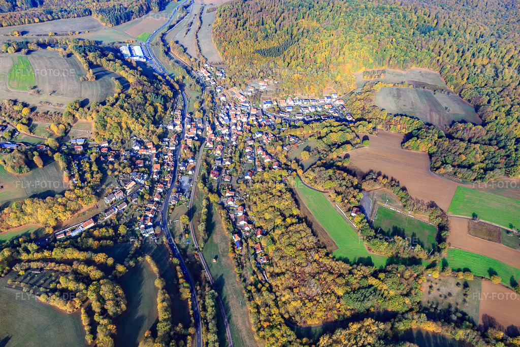Luftbild: Dorf von Südosten im Ortsteil Untergimpern in Neckarbischofsheim im Bundesland Baden-Württemberg in Deutschland. Foto: IMG_112265.jpg vom 02.11.2018 durch Werner Riehm/FLY-FOTO.de