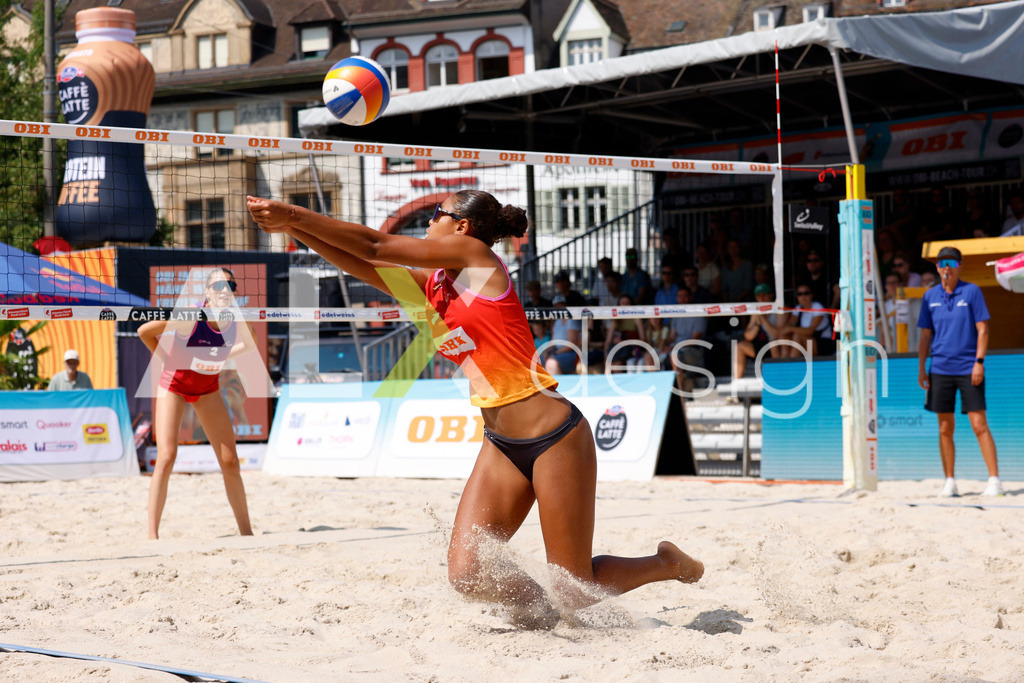 Obi BeachTour 2026 - Basel | BASEL, SWITZERLAND - JULY 19: ELENA CSONTOS (SUI) during the Obi BeachTour 2026 match between CSONTOS / DEECKE (SUI) and FLÜCKIGER / DEMIERRE (SUI) at Barfüsserplatz on July 19, 2026 in Basel, Switzerland. - Realisiert mit Pictrs.com