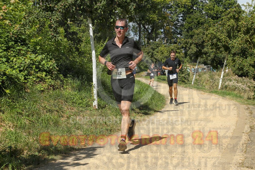 250824_1234_EX1_9779 | Sportfotografie im Rhein-Sieg Kreis, Köln, Bonn, NRW, Rheinland Pfalz, Hessen, etc. Unser Tätigkeitsfeld umfasst den Laufsport vom Volkslauf über den Marathon, Duathlon, Triathon bis zum Ultralauf wie Kölnpfad Ultra oder Schindertrail.
