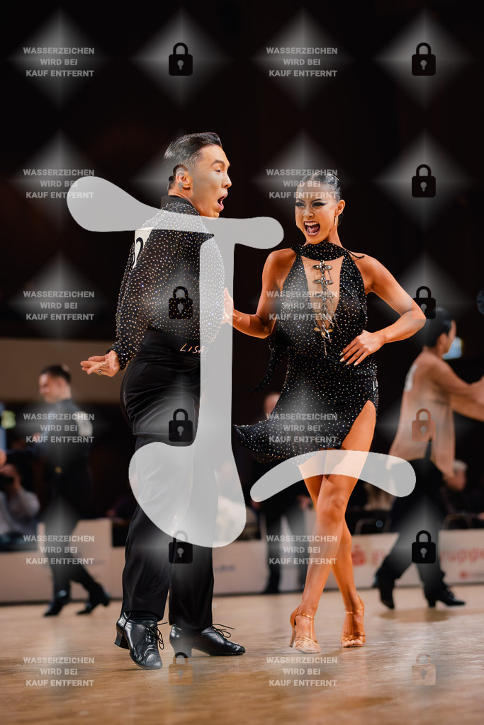 Goldstadtpokal 2025 - WDSF World Open Latin 8th (32) Xia Weiyi _ Li Yijia (China)-2025-01-25-6662 | Webshop for digital downloads and prints of dance sport, event & show photographer Julian Link - Realisiert mit Pictrs.com