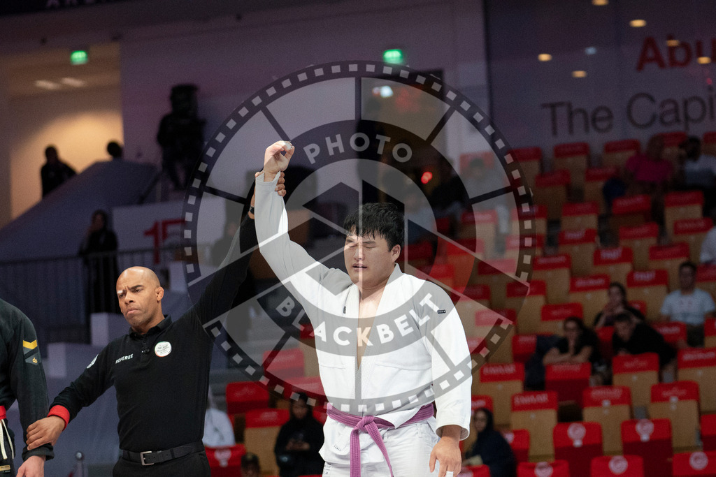 20231109PBB6857 | Fighters compete during the AJP World Professional Championship in the Mubadala Arena in Abu Dhabi, Arab United Emirates, on November 9, 2023.