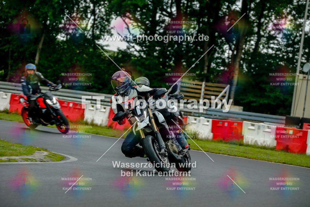 VBK-3539 | Hier findet Ihr Bilder von Touristenfahrten auf der Nürburgring Nordschleife oder von anderen Veranstaltungen die ich besucht habe. Viel Spass beim Durch Schauen 