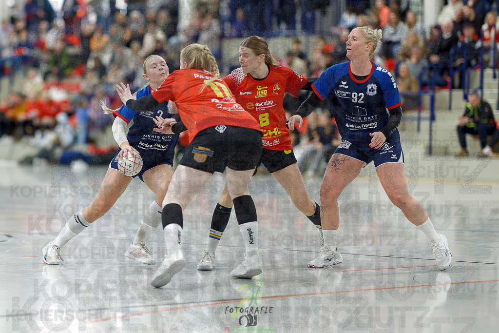 Frauen Regionalliga (HHV); HSG Wettenberg - TV Hüttenberg | Frauen Regionalliga (HHV); HSG Wettenberg - TV Hüttenberg am 06.12.2025 in Launsbach (Wettenberg) (Halle GS Launsbach (Wettenberg))Photo © 2025 - Jörg Heinrich - Realisiert mit Pictrs.com
