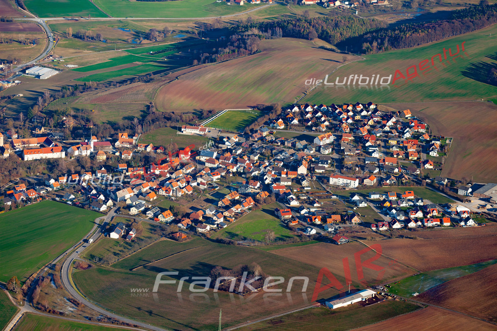 aktuelles Luftbild von  Lisberg - Luftaufnahme wurde 2019 von https://frankenair.de mittels Flugzeug (keine Drohne) erstellt.