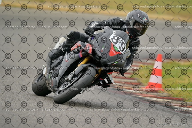 25bt05-0561 | markuskiefer.com - Realisiert mit Pictrs.com