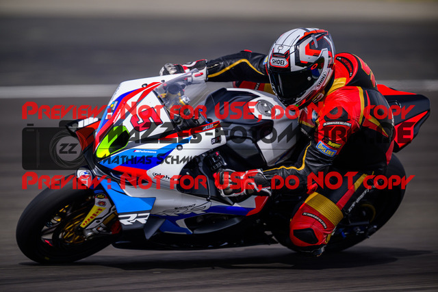 MaZZes_Fotomatrix_20250421_6021986_6465 | WEISS