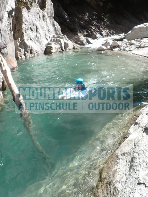 P9230043 | Bestelle die Bilder deines Berg- oder Wasser-Abenteuers mit Mountain Sports bequem von zu Hause aus direkt über unseren Online Fotoshop von pictrs.com. - Realisiert mit Pictrs.com