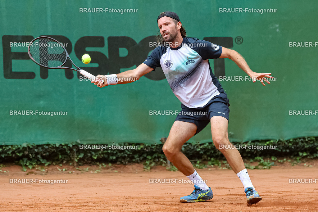 HTC Blau-Weiß Krefeld - LTTC Rot-Weiß Berlin  | Krefeld, Deutschland 21.07.2023, Gero Kretschmer (HTC Blau-Weiß Krefeld) gegen Nino Ehrenschneider (LTTC Rot-Weiss Berlin) ,

bei der 2. Tennis Bundesliga Nord Begegnung zwischen HTC Blau-Weiß Krefeld und LTTC Rot-Weiß Berlin am 21.07.2023 in Krefeld.

(Foto: BRAUER-Fotoagentur)
 
