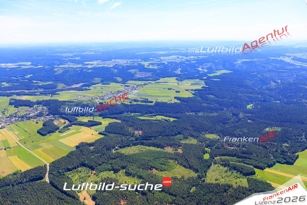 Die Luftaufnahme Hirschfeld - Steinbach-am-wald wurde vom UL-Flugzeug (keine Drohne) aus fotografiert.Hohe Druck- Auflösung-die Geschenkidee!