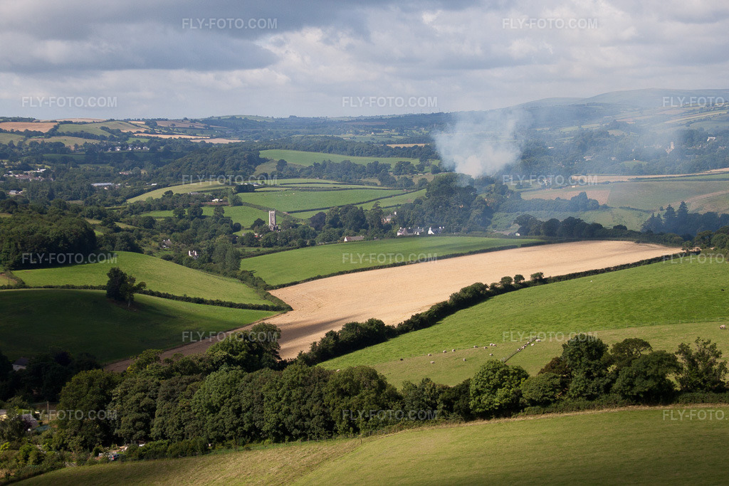 Aerial view: View of the town in Berry Pomeroy in the state England, Great Britain.Photo: IMG_19755.jpg taken on 07/25/2009 by Werner Riehm/FLY-FOTO.comResolution of the original: 4752 x 3168 px