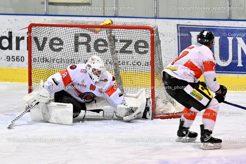 ESC SPARKASSE STEINDORF vs. EV ZELTWEG MURTAL LIONS | #88 Mocher Paul EV ZELTWEG MURTAL LIONS, ESC SPARKASSE STEINDORF vs. EV ZELTWEG MURTAL LIONS, ESC SPARKASSE STEINDORF vs. EV ZELTWEG MURTAL LIONS am 27.12.2025 in Steindorf (Ossiachersee Halle), Austria, (Photo by Bernd Stefan)