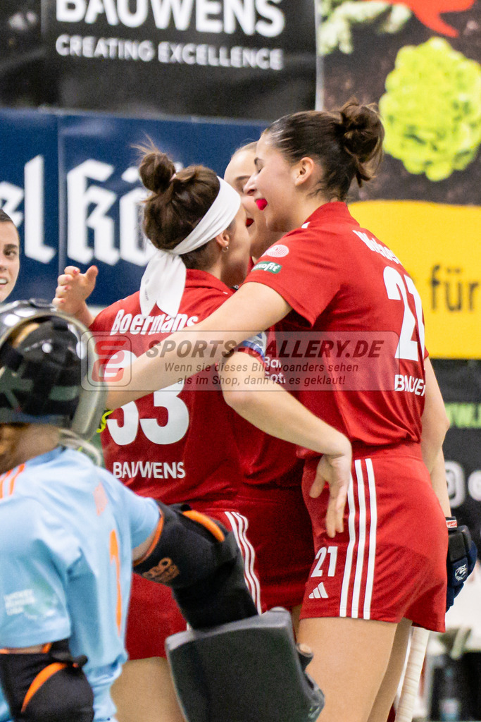 SFE_20241220_0019 | Köln, Deutschland, 20.12.2024:  Hockey 1. Bundesliga Damen Rot-Weiss Köln - Düsseldorfer HC im KTHC Stadion Rot-Weiss Köln Tennis and Hockey Club am 20.12.2024 in Köln, Deutschland. (Foto von Stephan Fehrmann)Köln, Germany, 20.12.2024: Hockey 1. Bundesliga Damen Rot-Weiss Köln - Düsseldorfer HC in KTHC Stadion Rot-Weiss Köln Tennis and Hockey Club at 20.12.2024 in Köln, Deutschland. (Foto from Stephan Fehrmann)