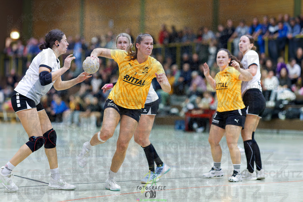 Frauen Oberliga Mitte (HHV); HSG Eibelshausen/Ewersbach - HSG Linden | Frauen Oberliga Mitte (HHV); HSG Eibelshausen/Ewersbach - HSG Linden am 15.11.2025 in Eibelshausen (Holderberghalle)Photo © 2025 - Jörg Heinrich - Realisiert mit Pictrs.com