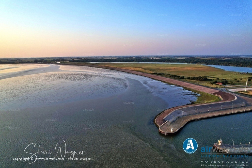 Eider-Sperrwerk - Nordfriesland  | Entdecken Sie atemberaubende Luftbilder und Fotografien auf airwatch.de - Tauchen Sie ein in eine Welt voller faszinierender Aufnahmen aus der Vogelperspektive.