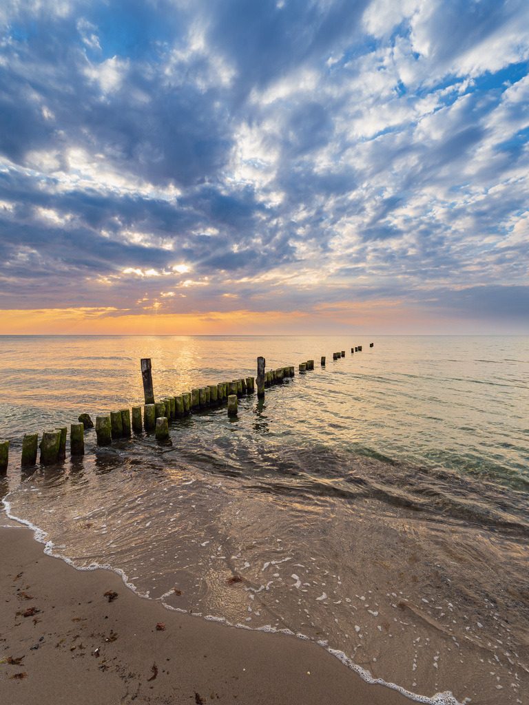 Buhnen an der Küste der Ostsee bei Graal Müritz | Buhnen an der Küste der Ostsee bei Graal Müritz.