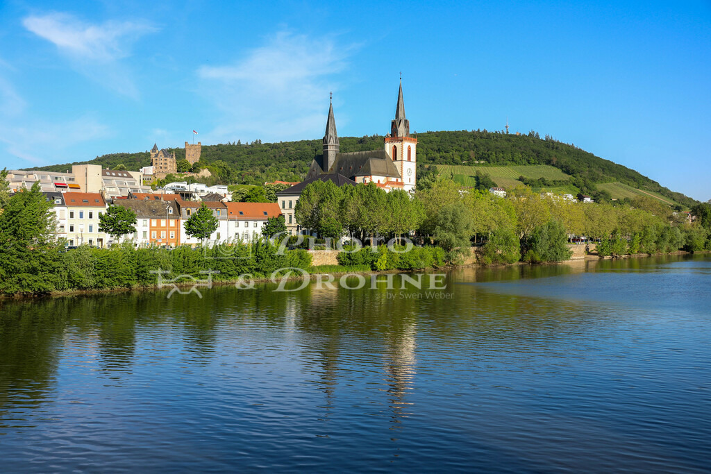 Bingen-9062 | Die Nahe ist im Vergleich zum Rhein ein kleiner, ruhiger Fluß. Hier gibt es schöne Wege zum wandern und spazieren. - Realisiert mit Pictrs.com